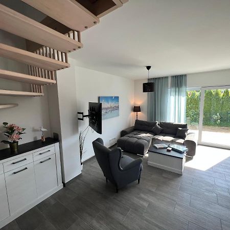 Doppelhaushaelfte Mit Terrasse Villa Elmenhorst/Lichtenhagen Dış mekan fotoğraf